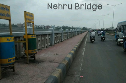 Prevention of Garbage dumping from bridges into River Tapi