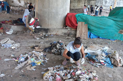 Clean-up Campaign at Bank of River Tapi, Makkai Bridge