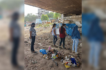 Clean-up Campaign at Bank of River Tapi, Makkai Bridge