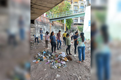 Clean-up Campaign at Bank of River Tapi, Makkai Bridge